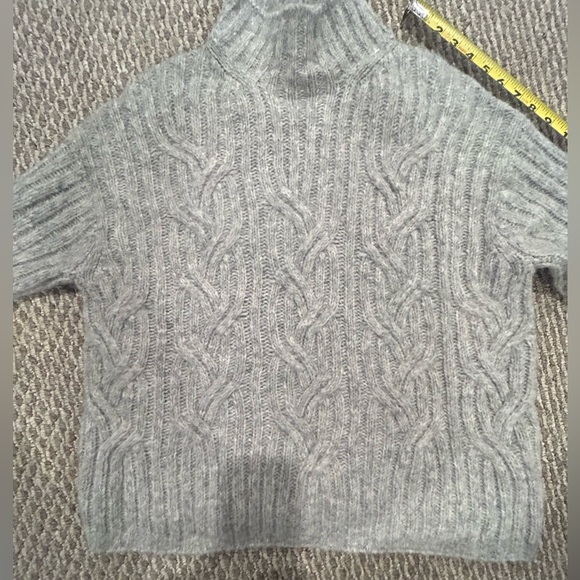 VINCE
Women's Mirrored Cable Turtleneck. EUC. - Picture 5 of 8